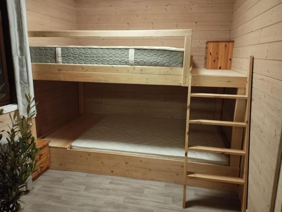 Chalet 8 Personnes + Grand Terrain Et Riviere Entremont Exterior foto